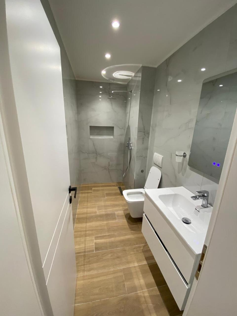 Tirana Apartment ภายนอก รูปภาพ